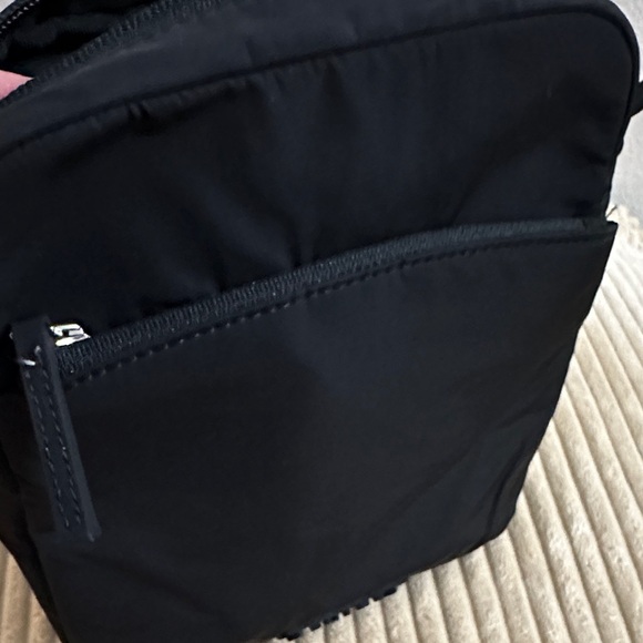 Athleta- Vertical Crossbody Bag NWOT - Picture 8 of 10